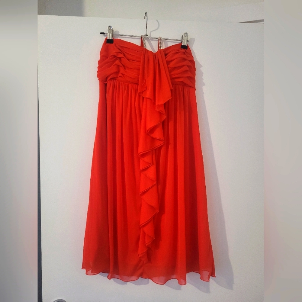 Dress size 16 strapless.red
